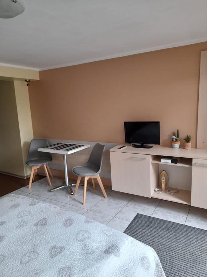 Apartament Jednosci Narodowej Kolobřeh Exteriér fotografie