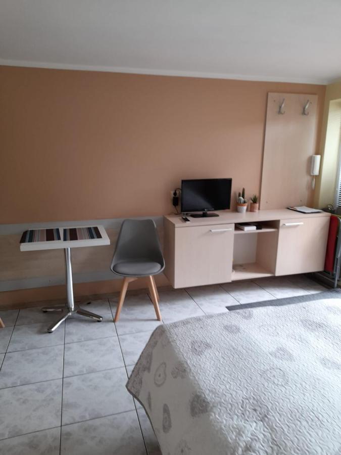 Apartament Jednosci Narodowej Kolobřeh Exteriér fotografie